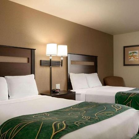 Baymont By Wyndham Wellington Hotel Bagian luar foto