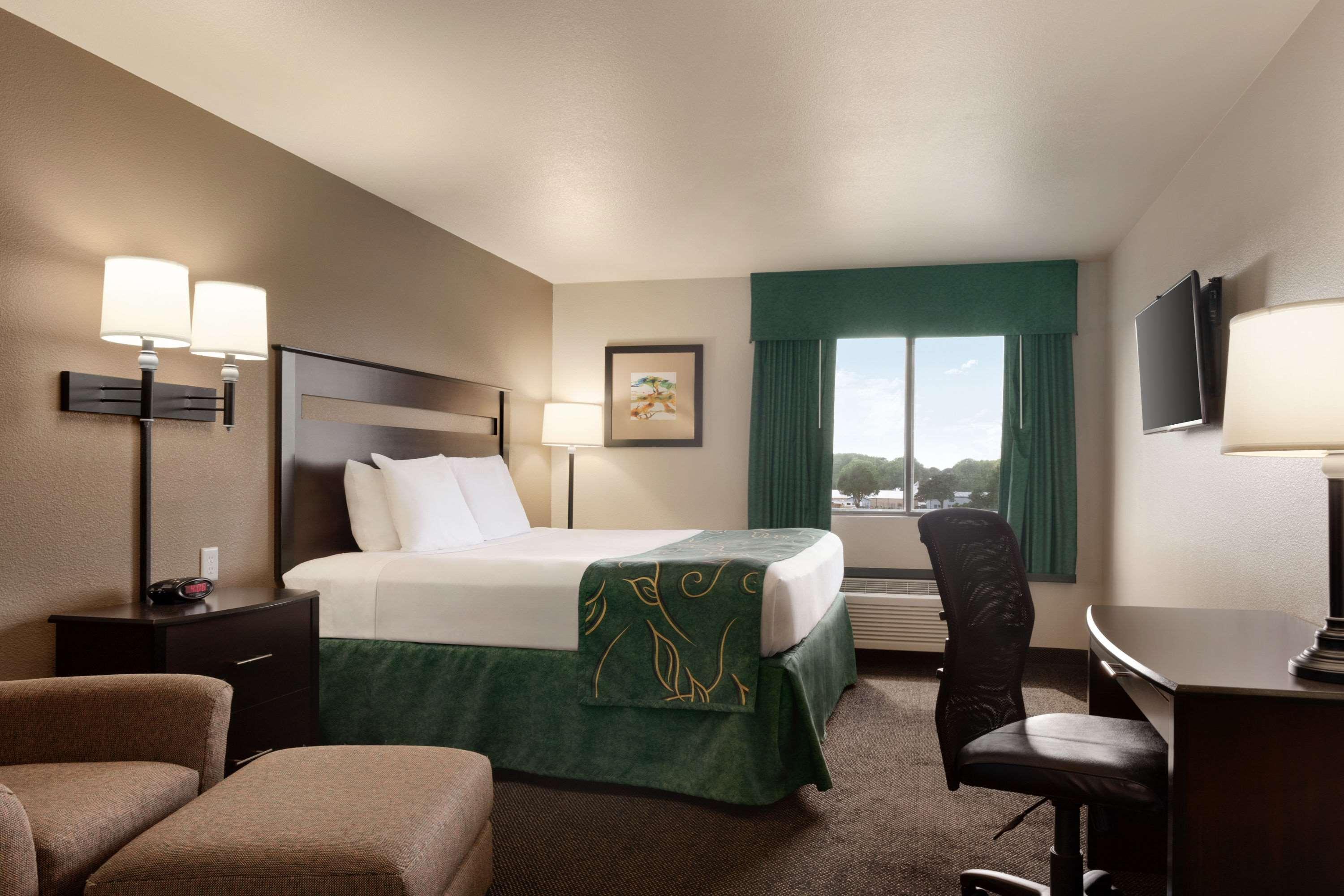 Baymont By Wyndham Wellington Hotel Bagian luar foto