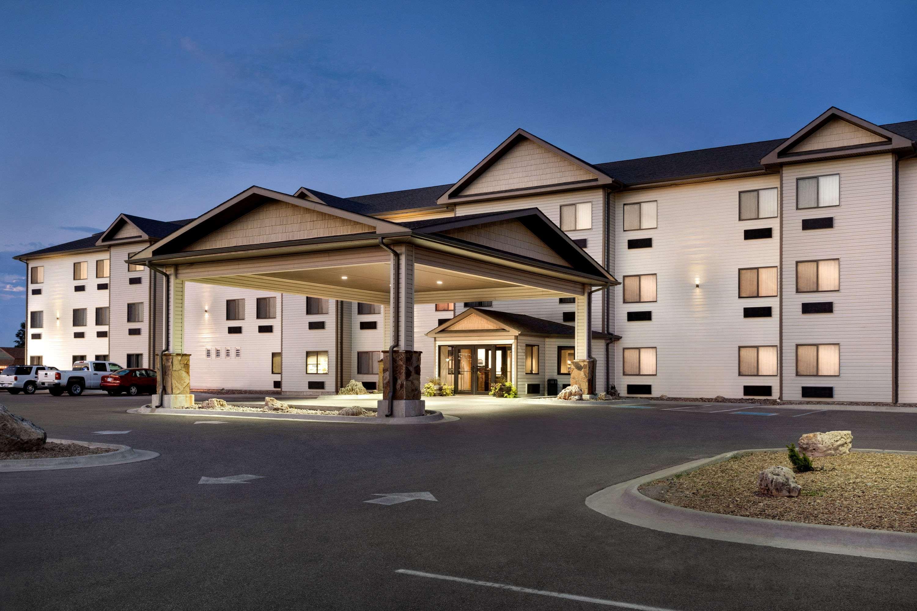 Baymont By Wyndham Wellington Hotel Bagian luar foto