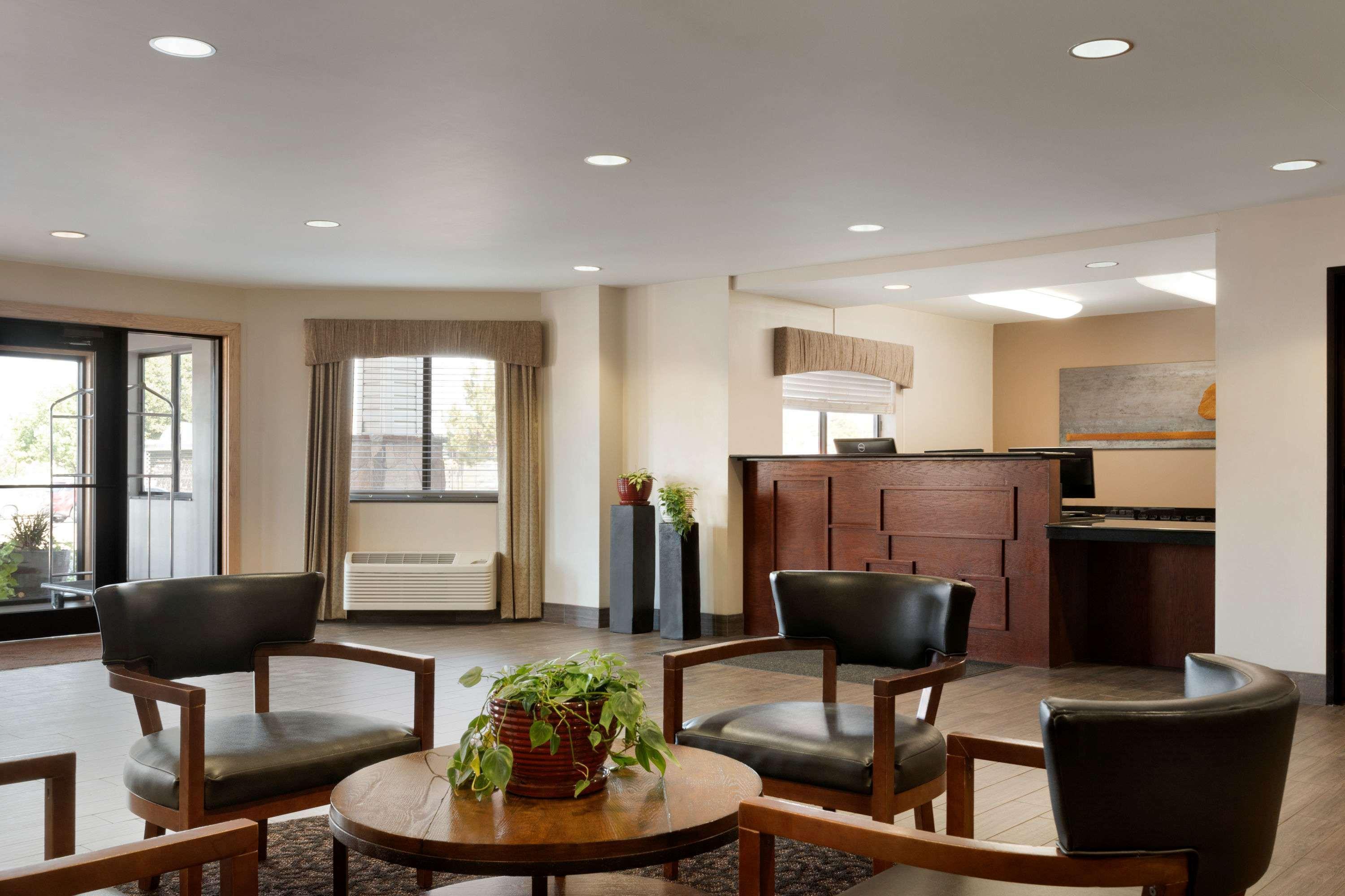 Baymont By Wyndham Wellington Hotel Bagian luar foto