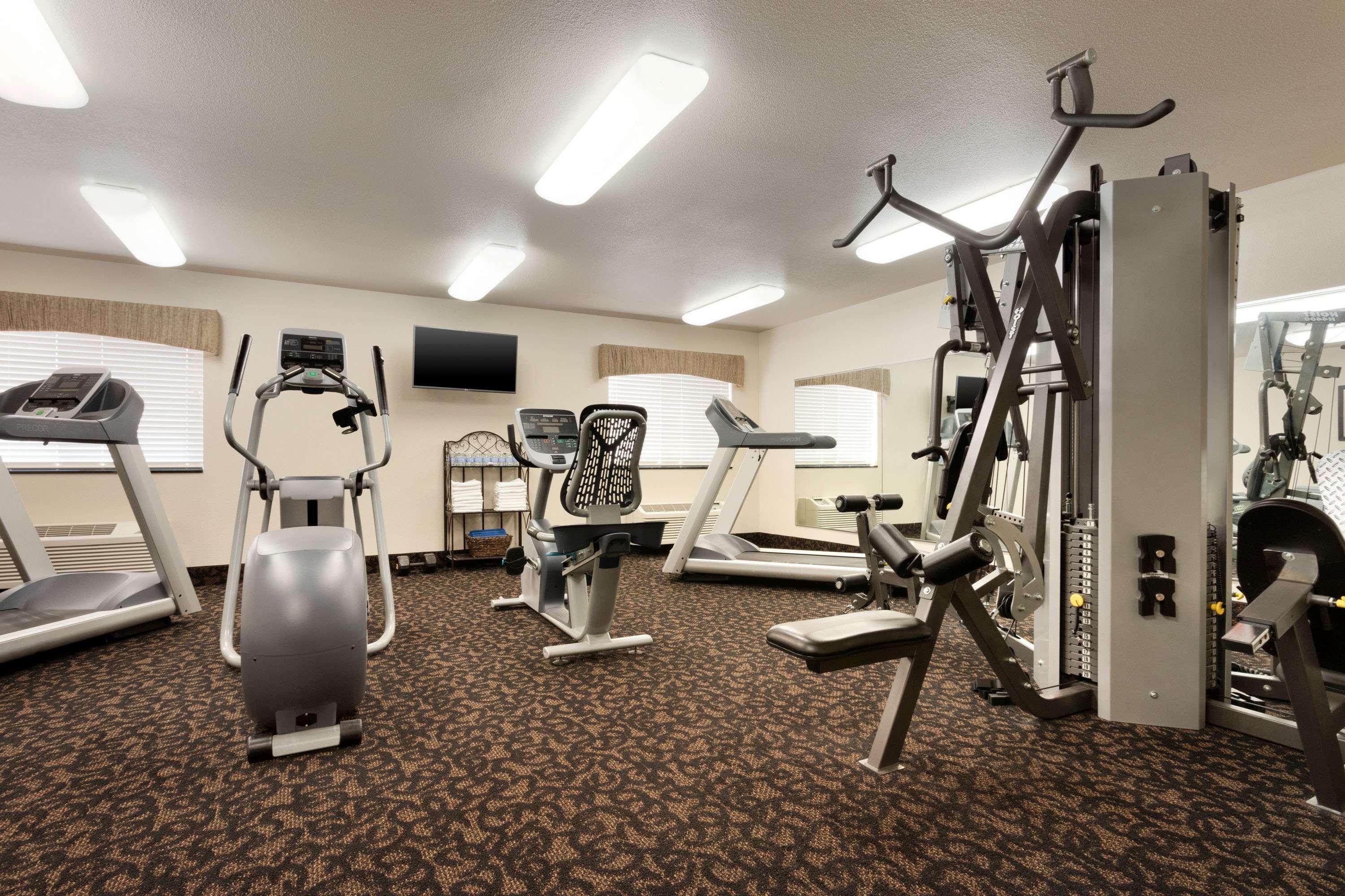 Baymont By Wyndham Wellington Hotel Bagian luar foto