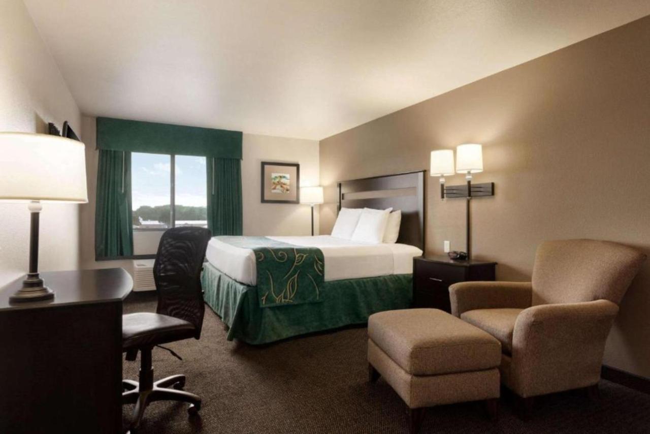 Baymont By Wyndham Wellington Hotel Bagian luar foto